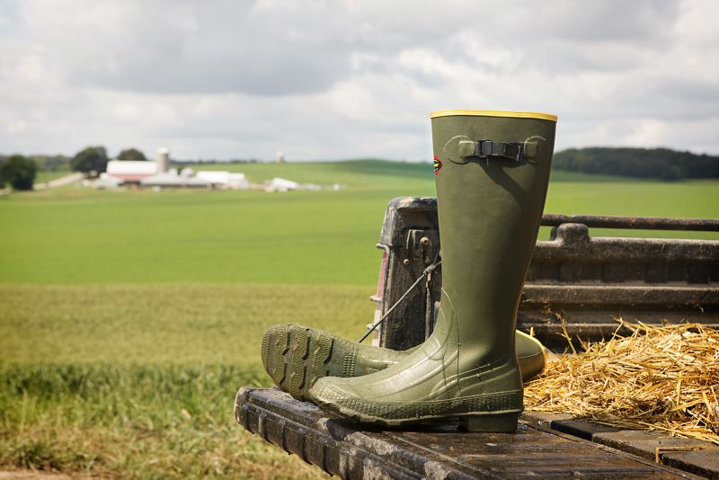 LaCrosse Footwear - Making superior rubber boots for hunting and work since  1897