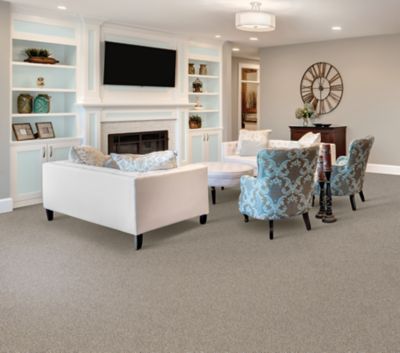 14kgfファンシーシェイプスモーキークォーツカービング SmartStrand Silk Carpet in Grande Oak - Mohawk Flooring
