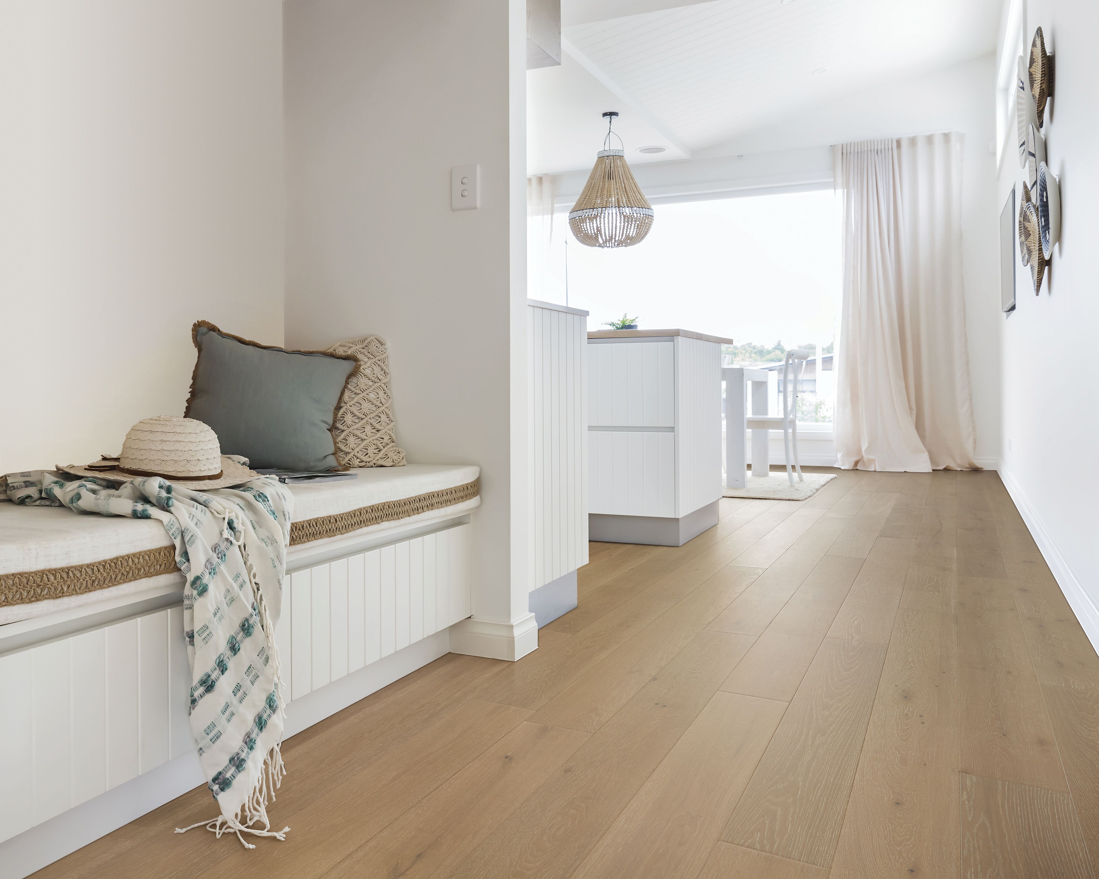 ポポー　ウイルソン　サンフラワー　mainhawk TecWood Select Engineered Wood in Catamaran Oak - Mohawk Flooring