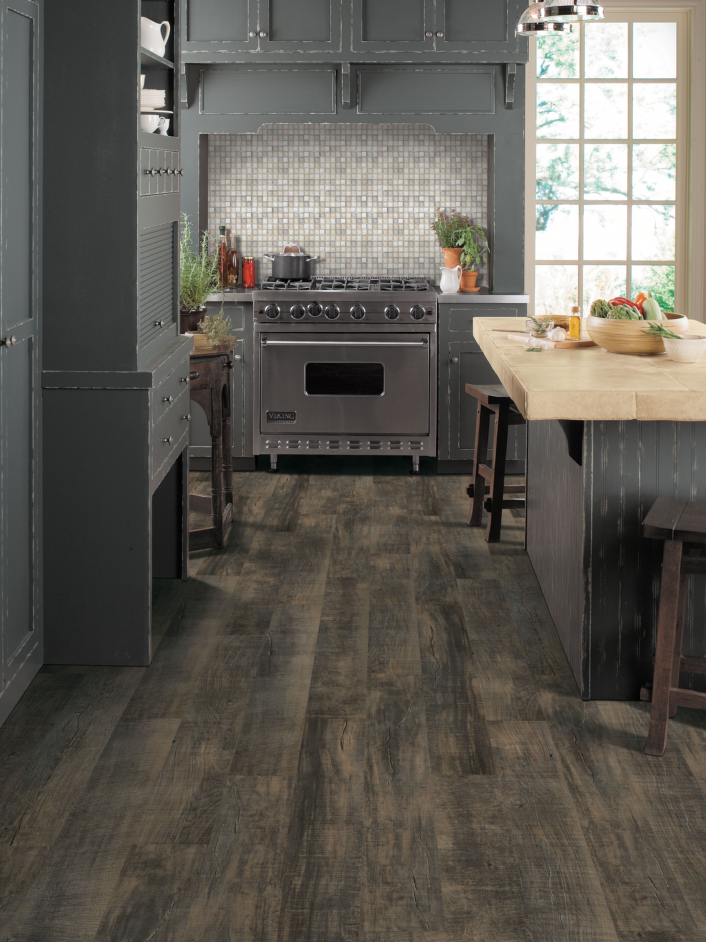 Discovery Ridge, Baywood Brown, Resilient / Vinyl | Mohawk Flooring