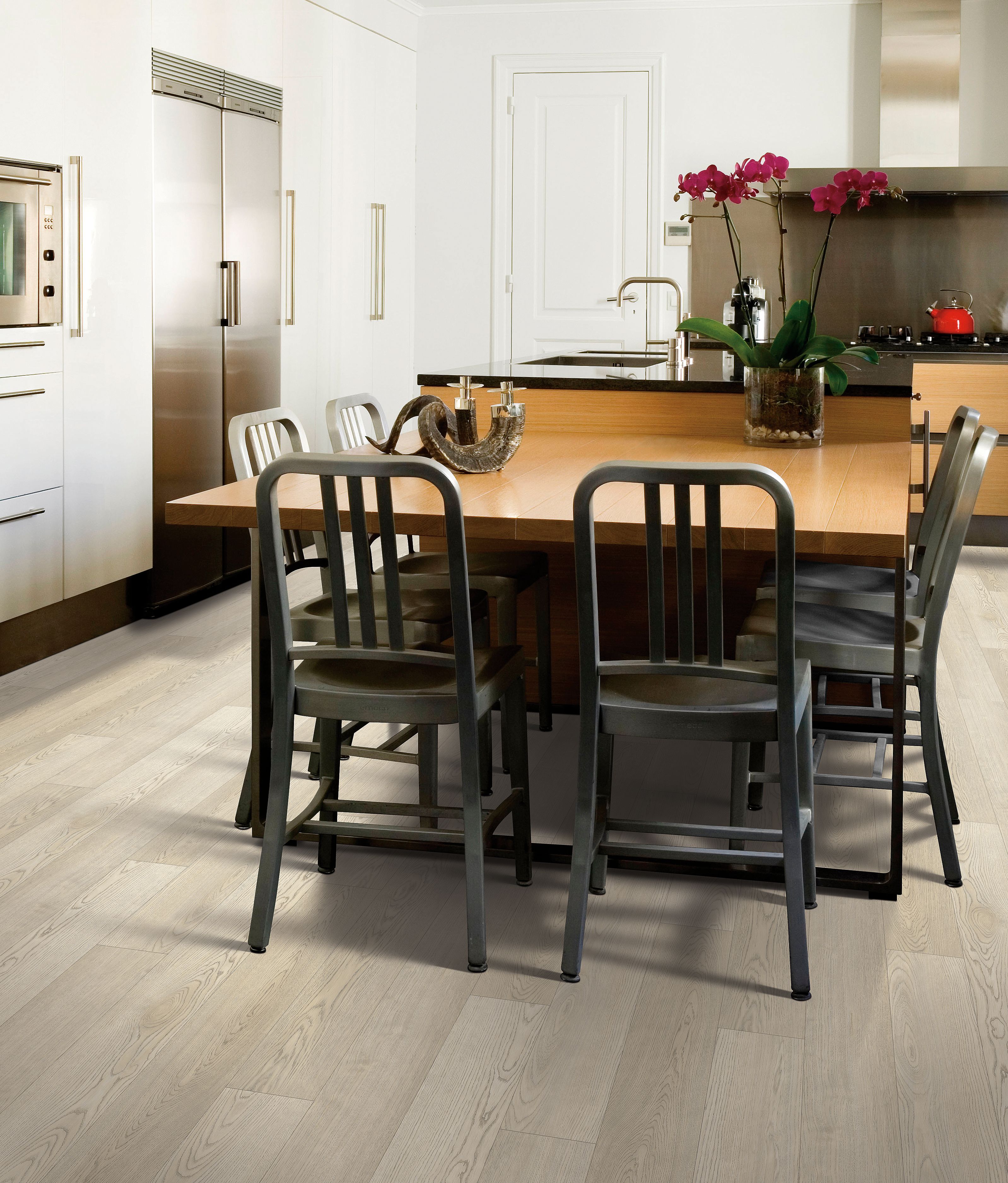 SolidTech Select Resilient / Vinyl in Dash Of Pepper - Mohawk Flooring