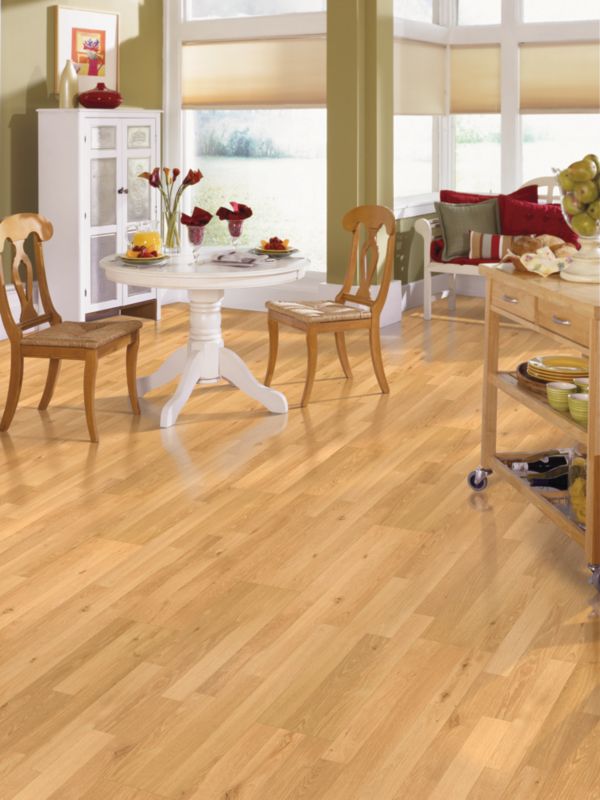 Mohawk Laminate Carnivalle Northern Maple