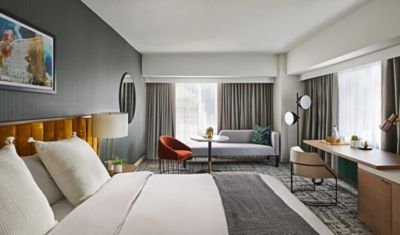Voco Holiday Inn - Floating Forms