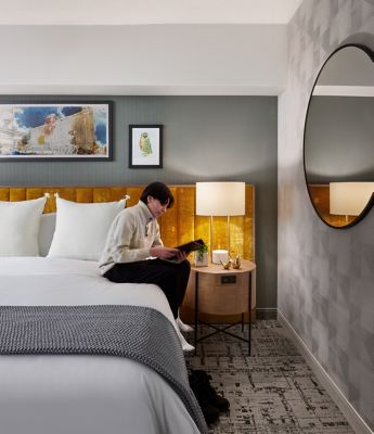 Voco Holiday Inn - Floating Forms