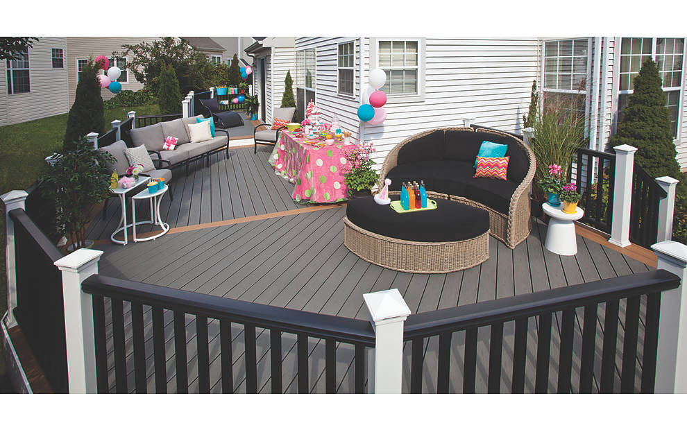 A WrapAround Deck Makeover featuring Enhance® in Clam Shell & Beach Dune Trex