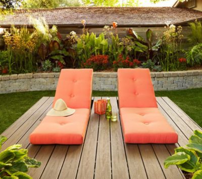 Créez un design grandiose pour la terrasse ou des espaces tranquilles et relaxants grâce aux terrasses en bois haute performance de Trex