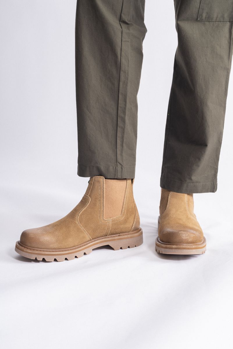 Grader Chelsea Boot, Coyote, dynamic 2