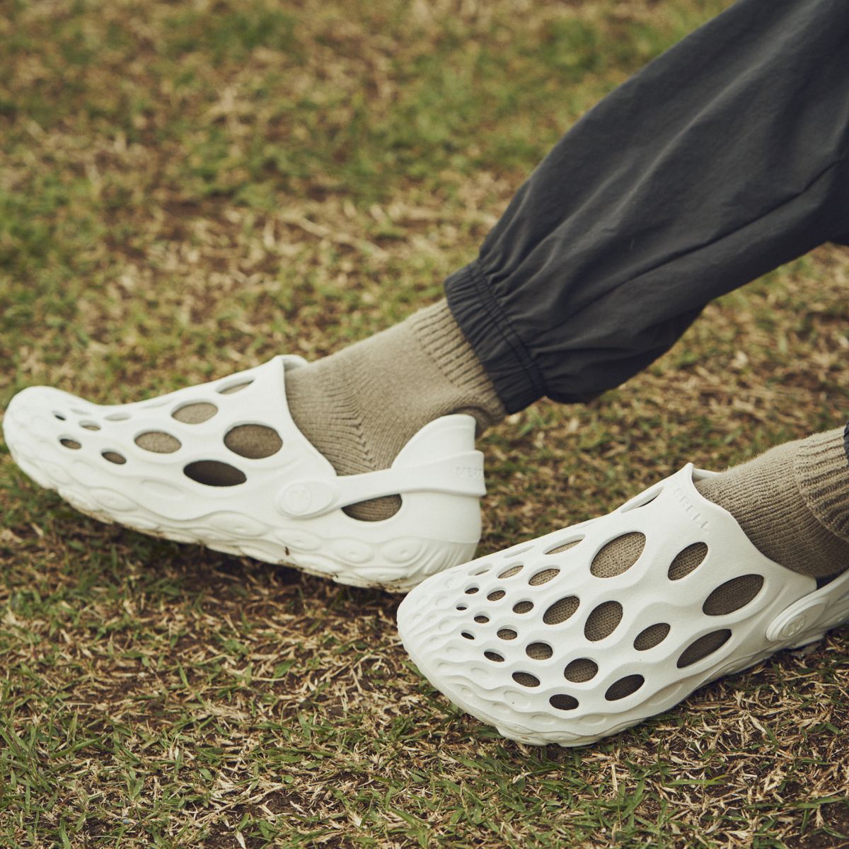 Hydro Moc, White, dynamic 7