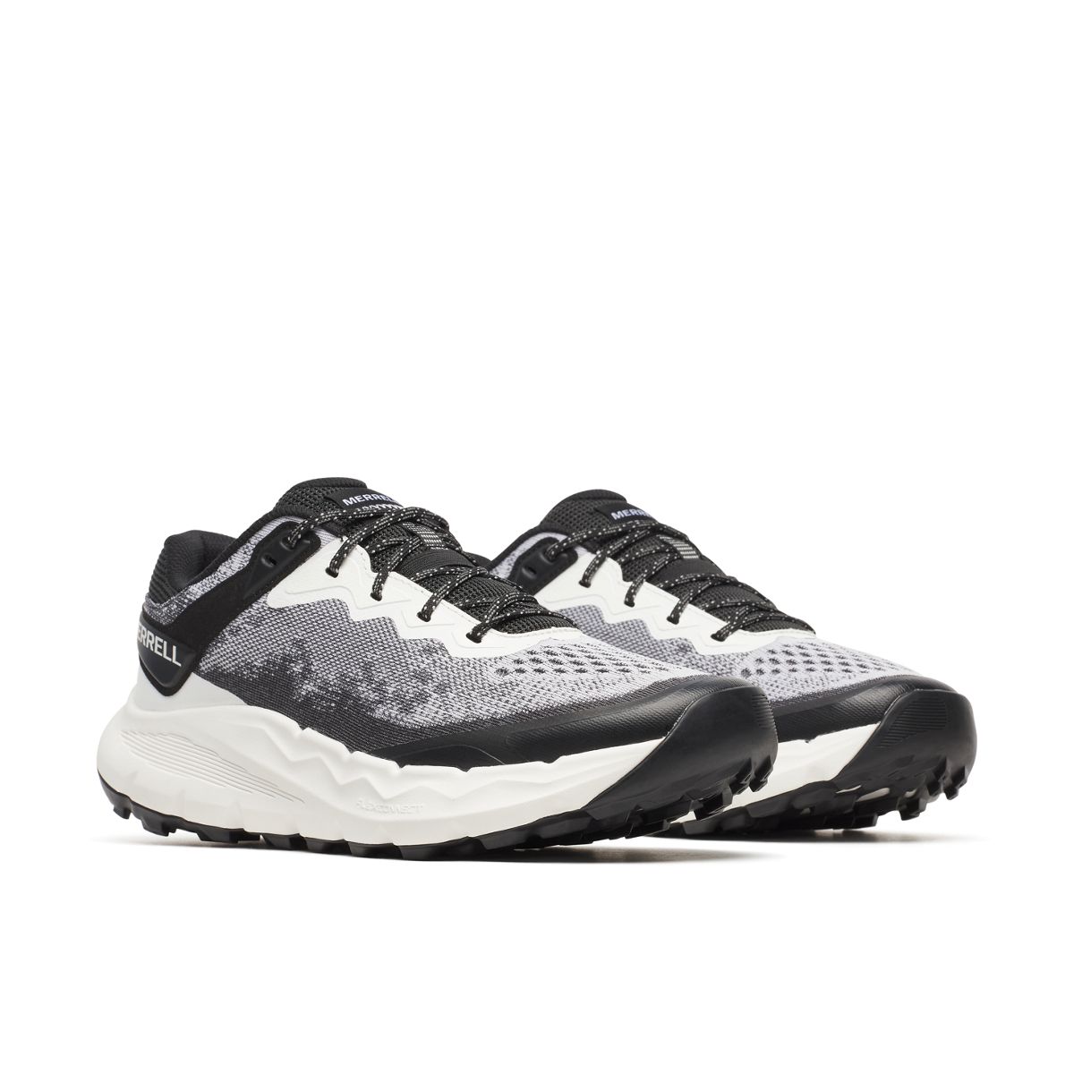 Nova 4, White/Black, dynamic 2