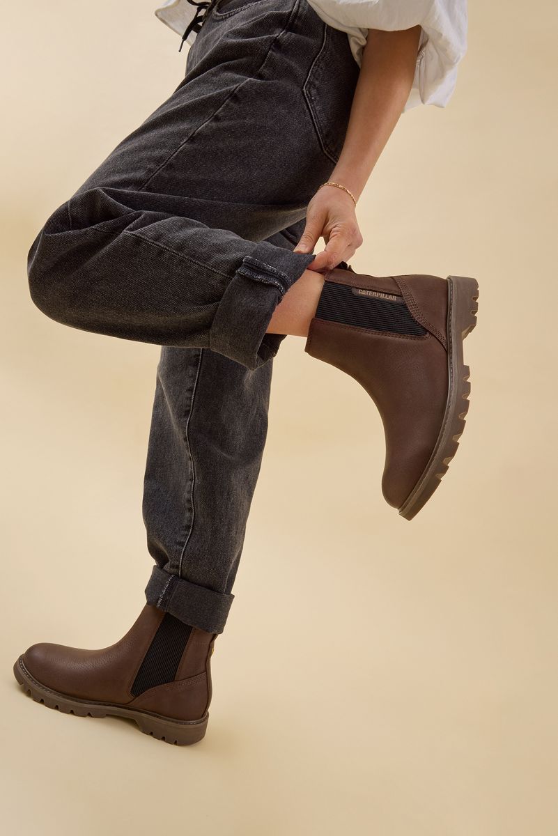 Colorado Chelsea Boot, Brown, dynamic 2