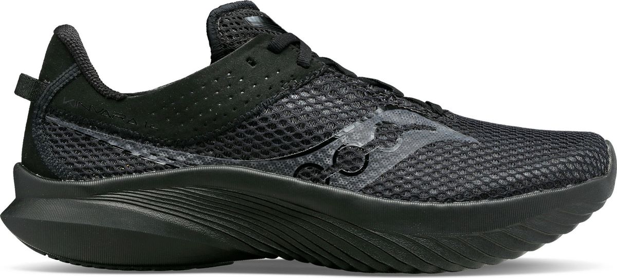 Kinvara 14, Triple Black, dynamic