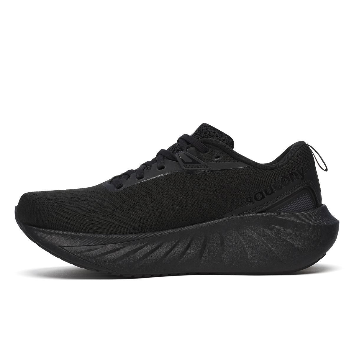 Triumph 22, Triple Black, dynamic 3