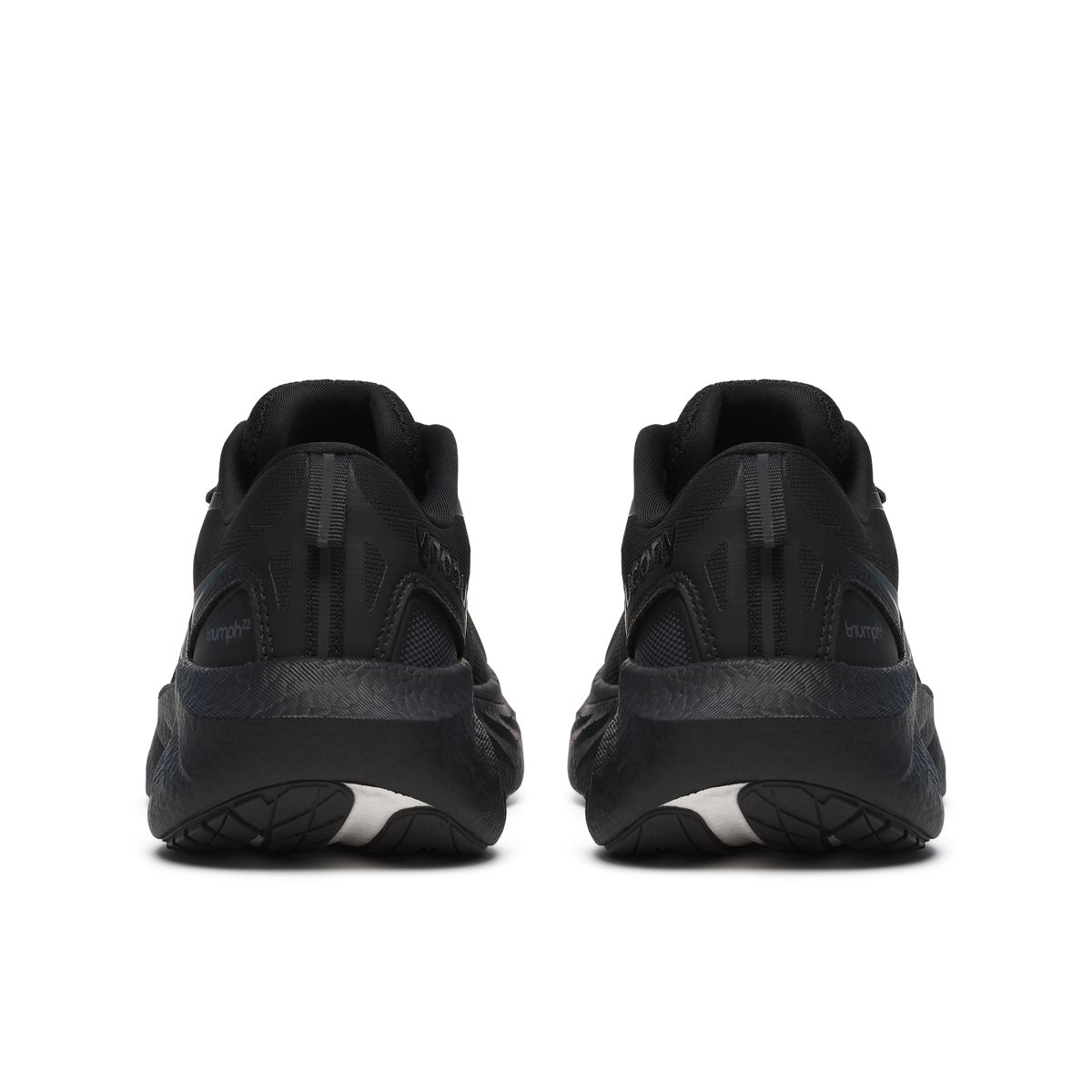Triumph 22, Triple Black, dynamic 4
