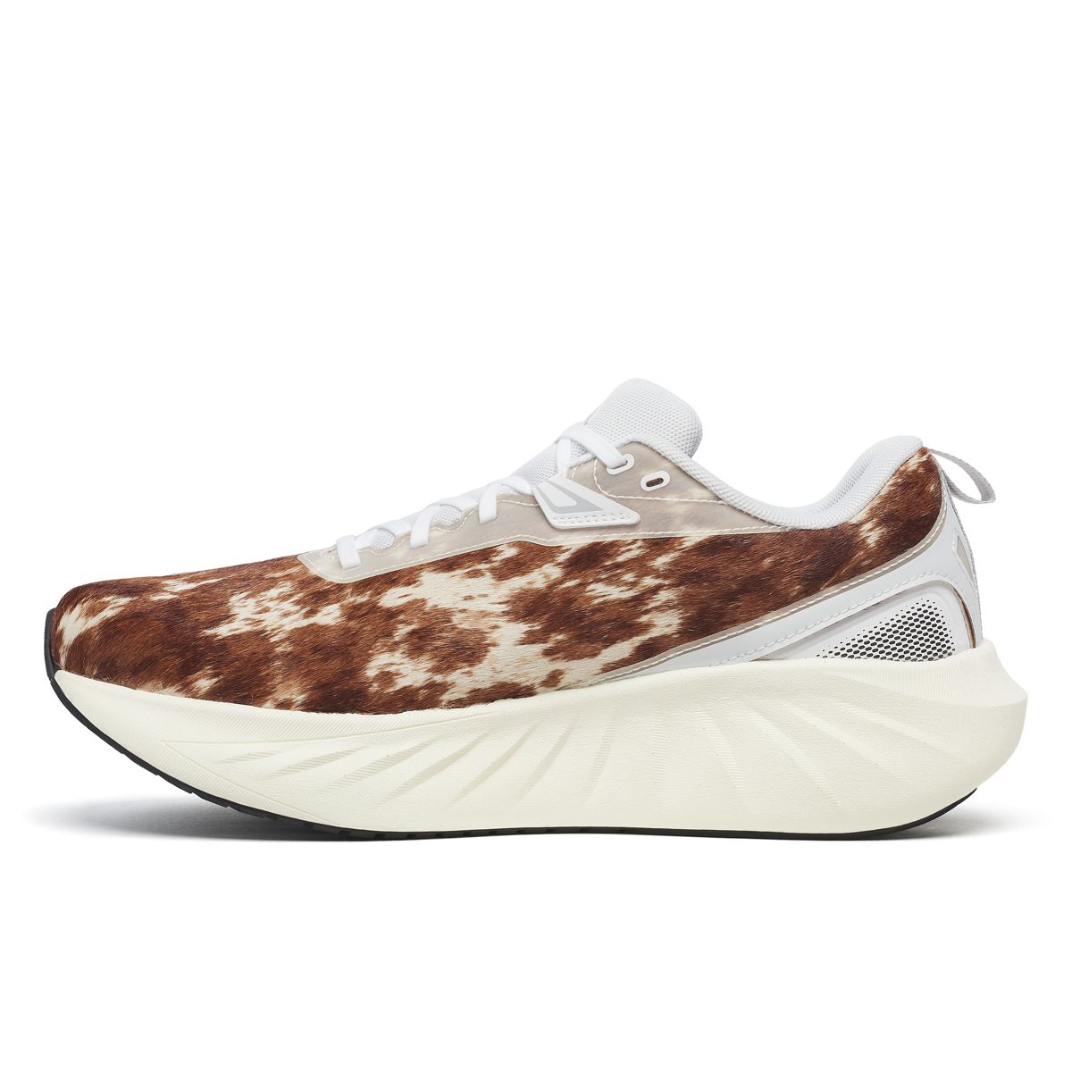 Nordstrom X Saucony Triumph 22 Brindle, Chocolate | White, dynamic 3