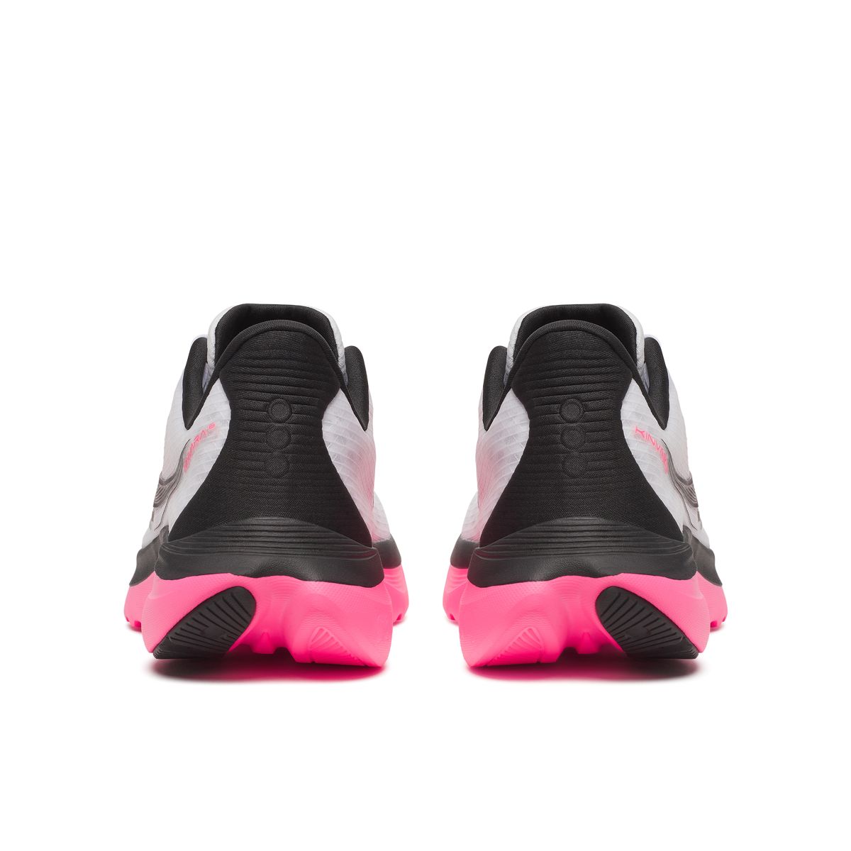 Kinvara 16, White | Black, dynamic 4