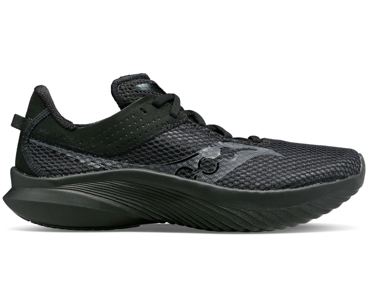 Kinvara 14, Triple Black, dynamic 1