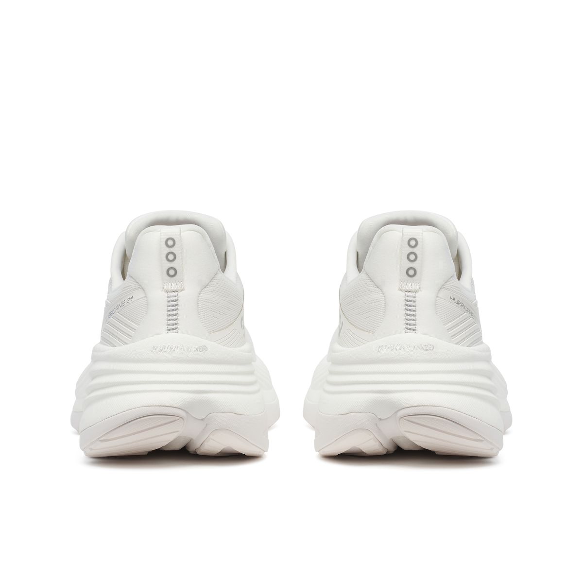 Hurricane 24, Triple White, dynamic 4