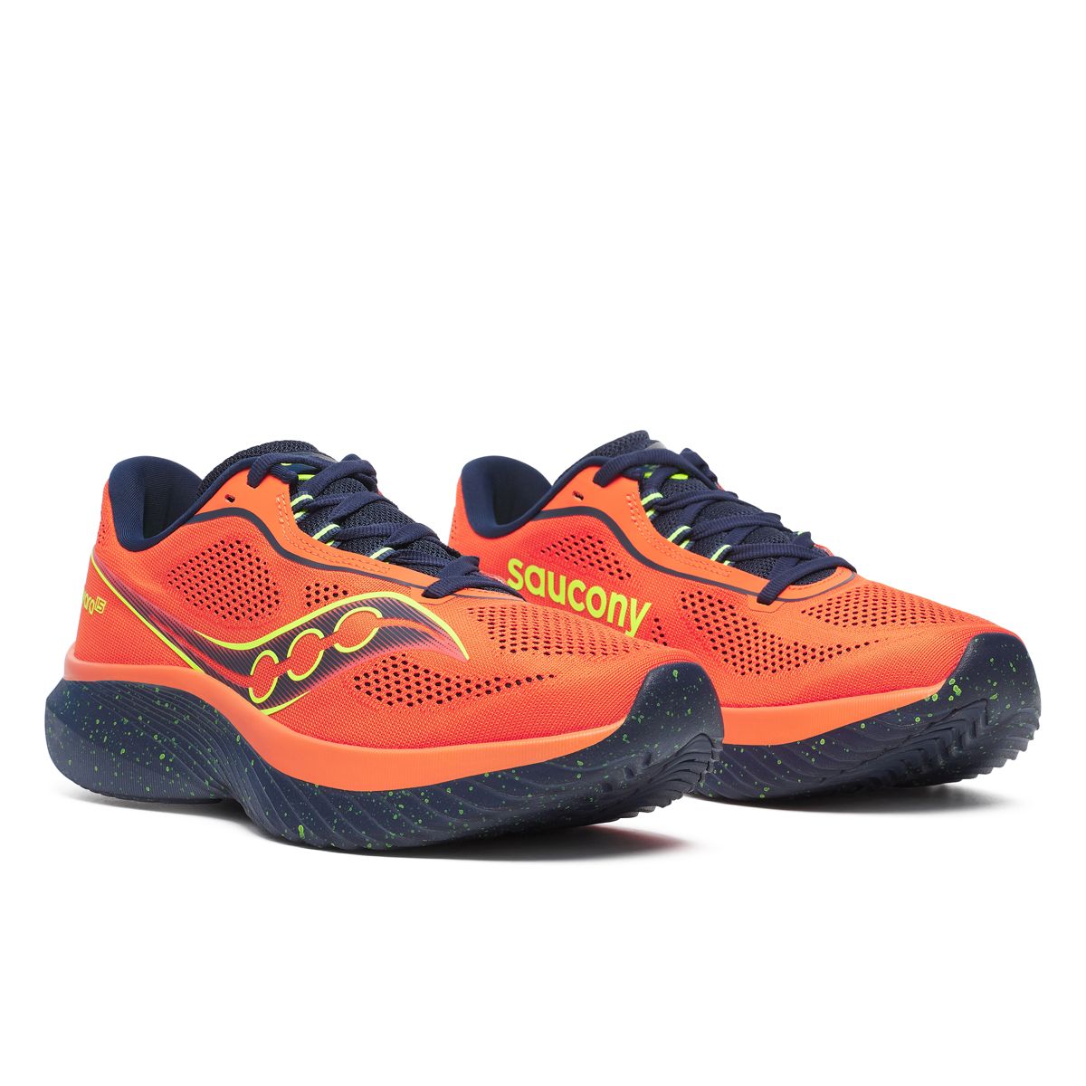 Kinvara 15 Solar, Pepper | Navy, dynamic 2