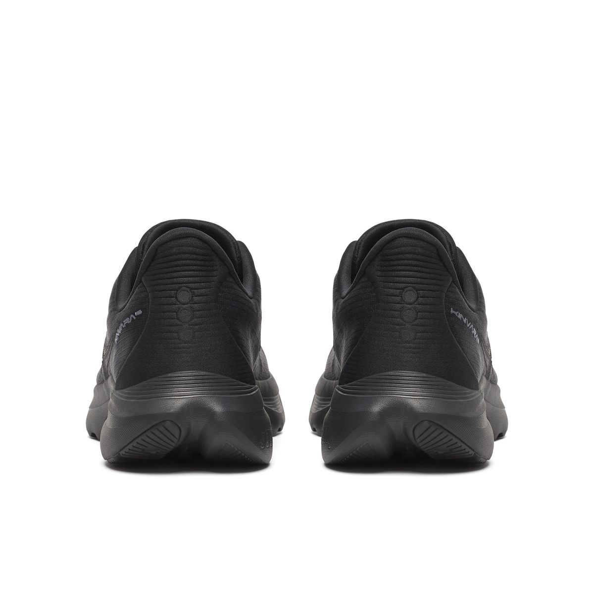 Kinvara 16, Triple Black, dynamic 4