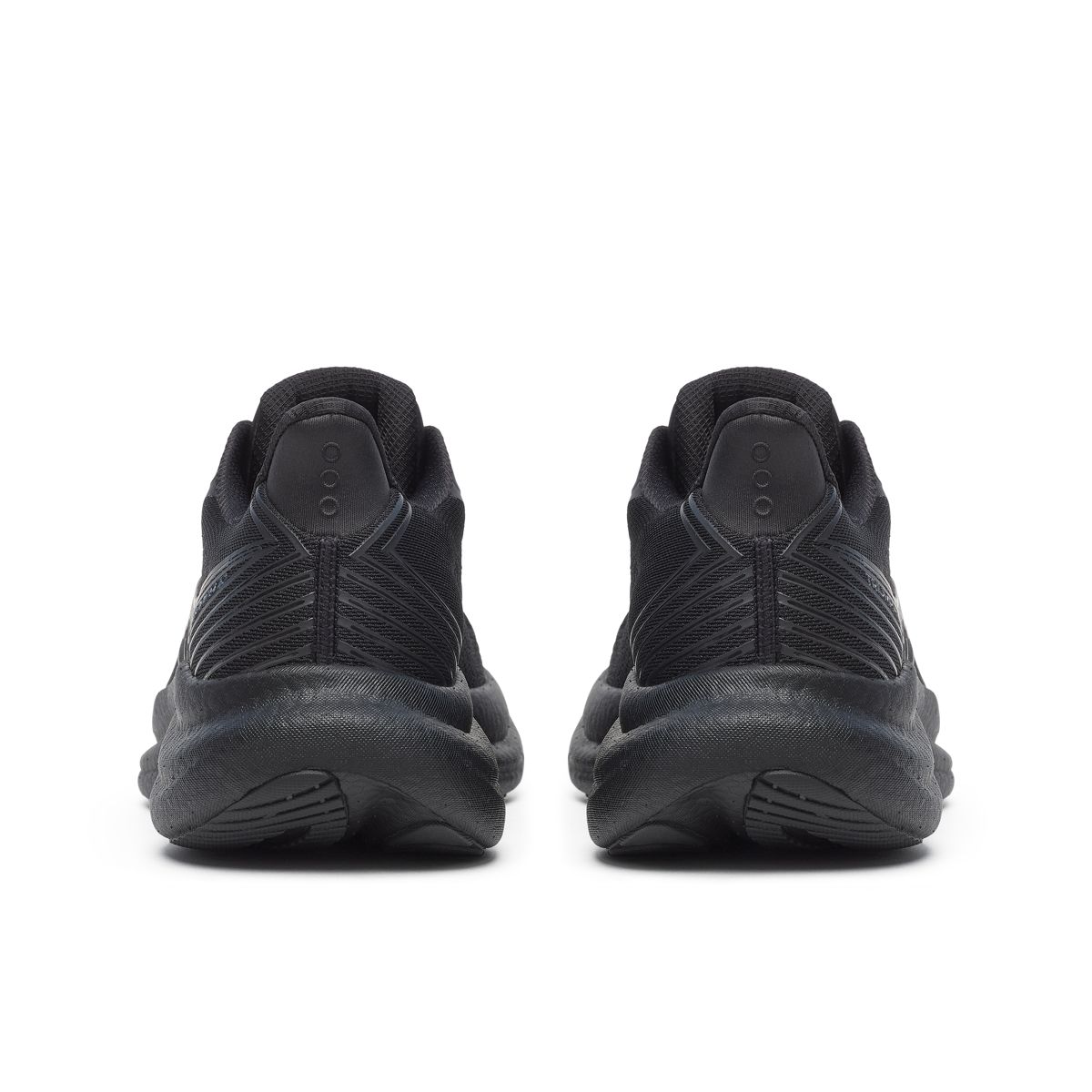 Triumph 23 Wide, Triple Black, dynamic 4