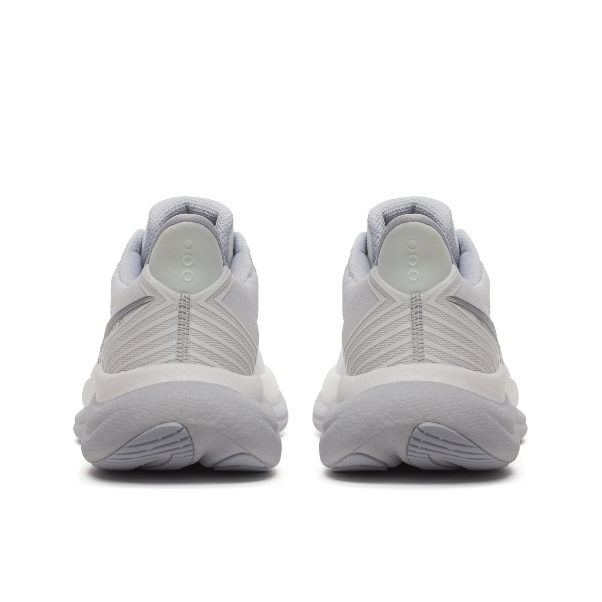 Triumph 23, White | Cloud, dynamic 4
