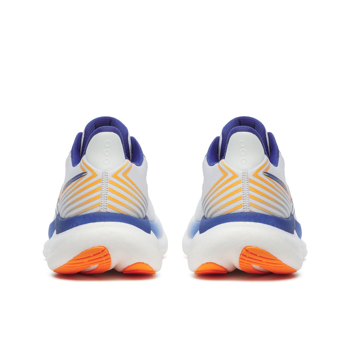 Triumph 23, White | Azurite, dynamic 4