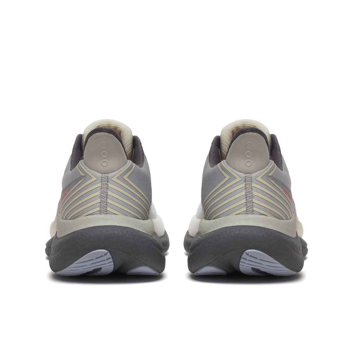 Triumph 23, Grey | Shadow, dynamic 4