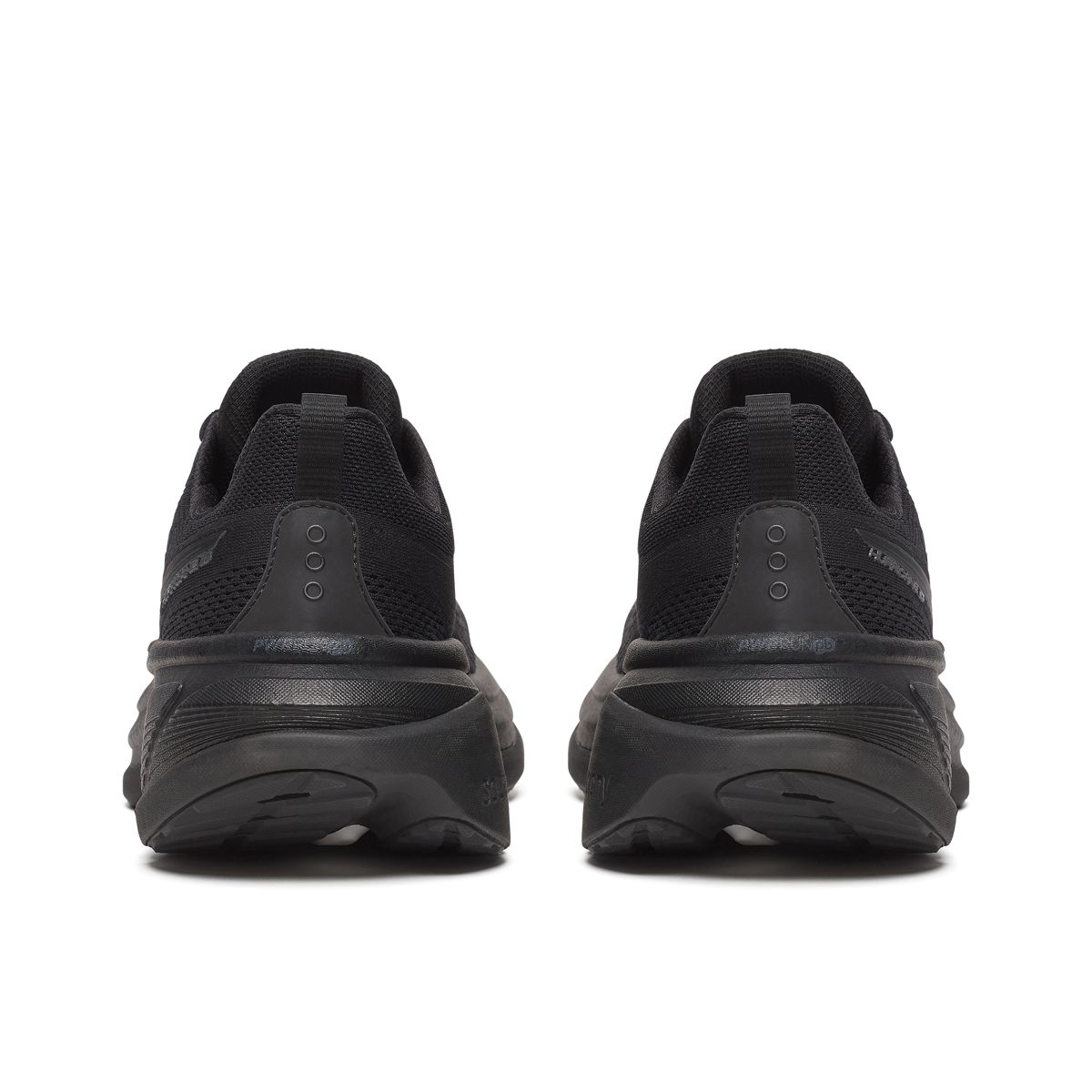 Hurricane 25, Triple Black, dynamic 4