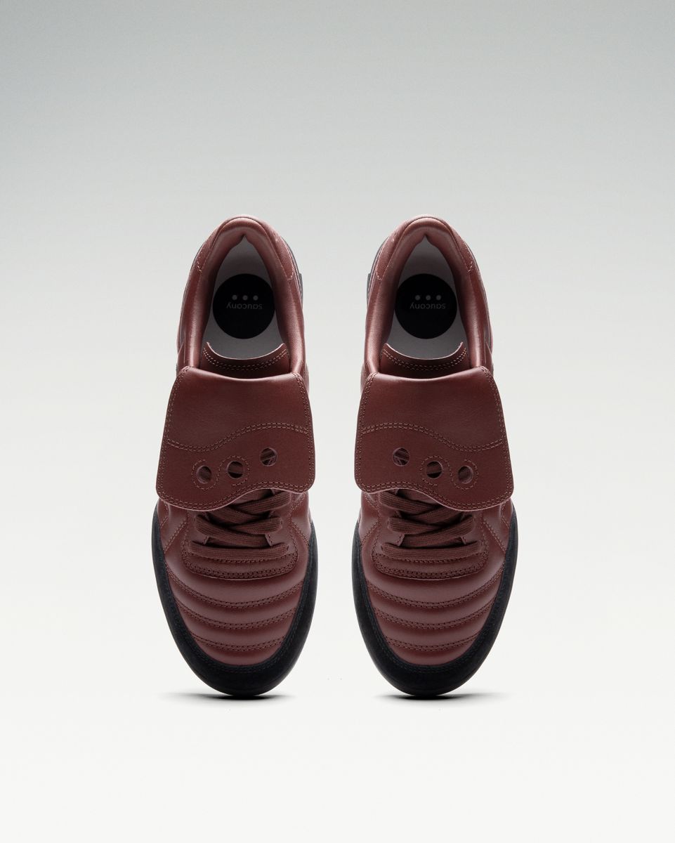 586i S, Currant | Black, dynamic 4