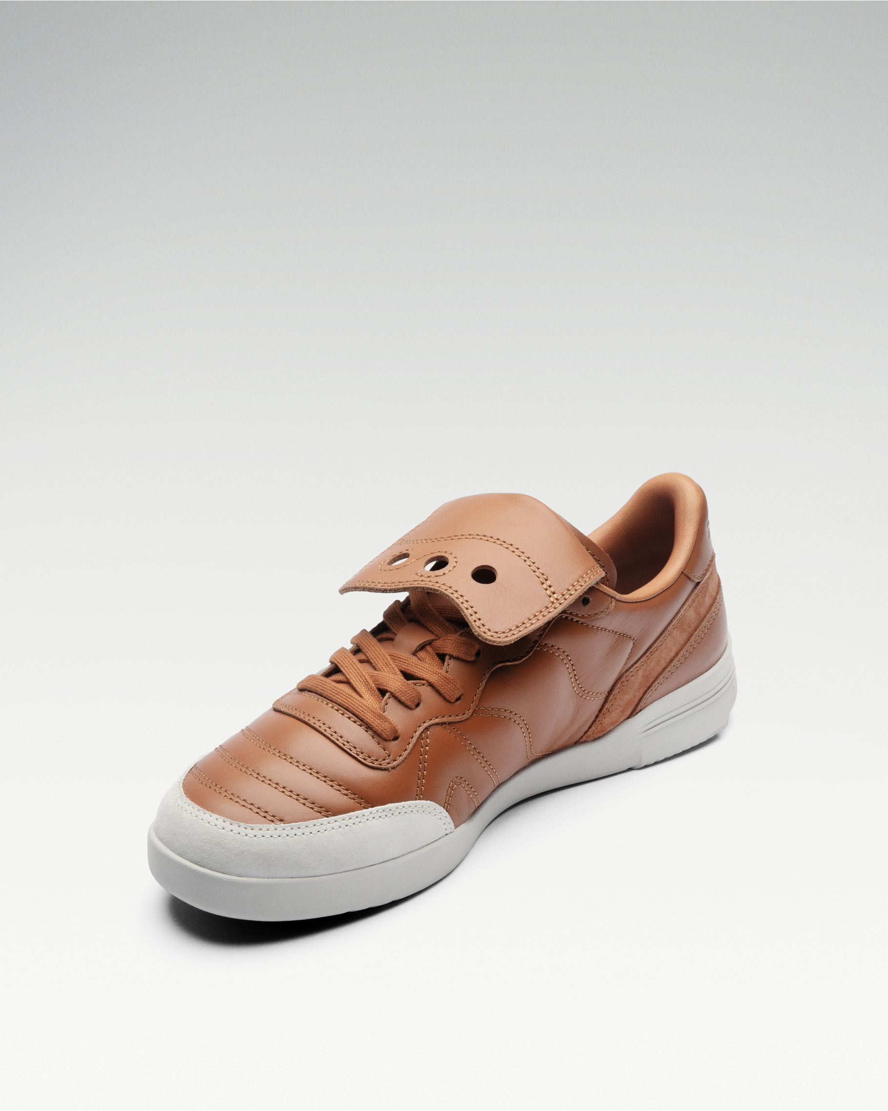 Saucony SILO 国内発送 586i スニーカー ホワイト 586i S - Saucony SILO | Saucony