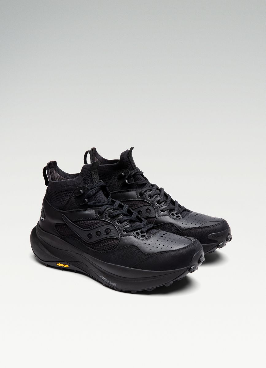 Trekker S, Black, dynamic 2
