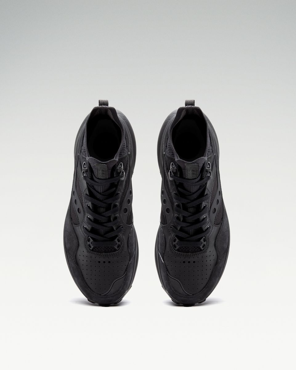 Trekker S, Black, dynamic 4
