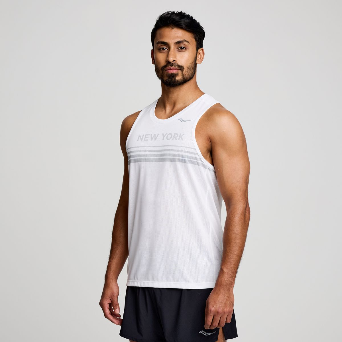 Saucony men's shop endorphin singlet