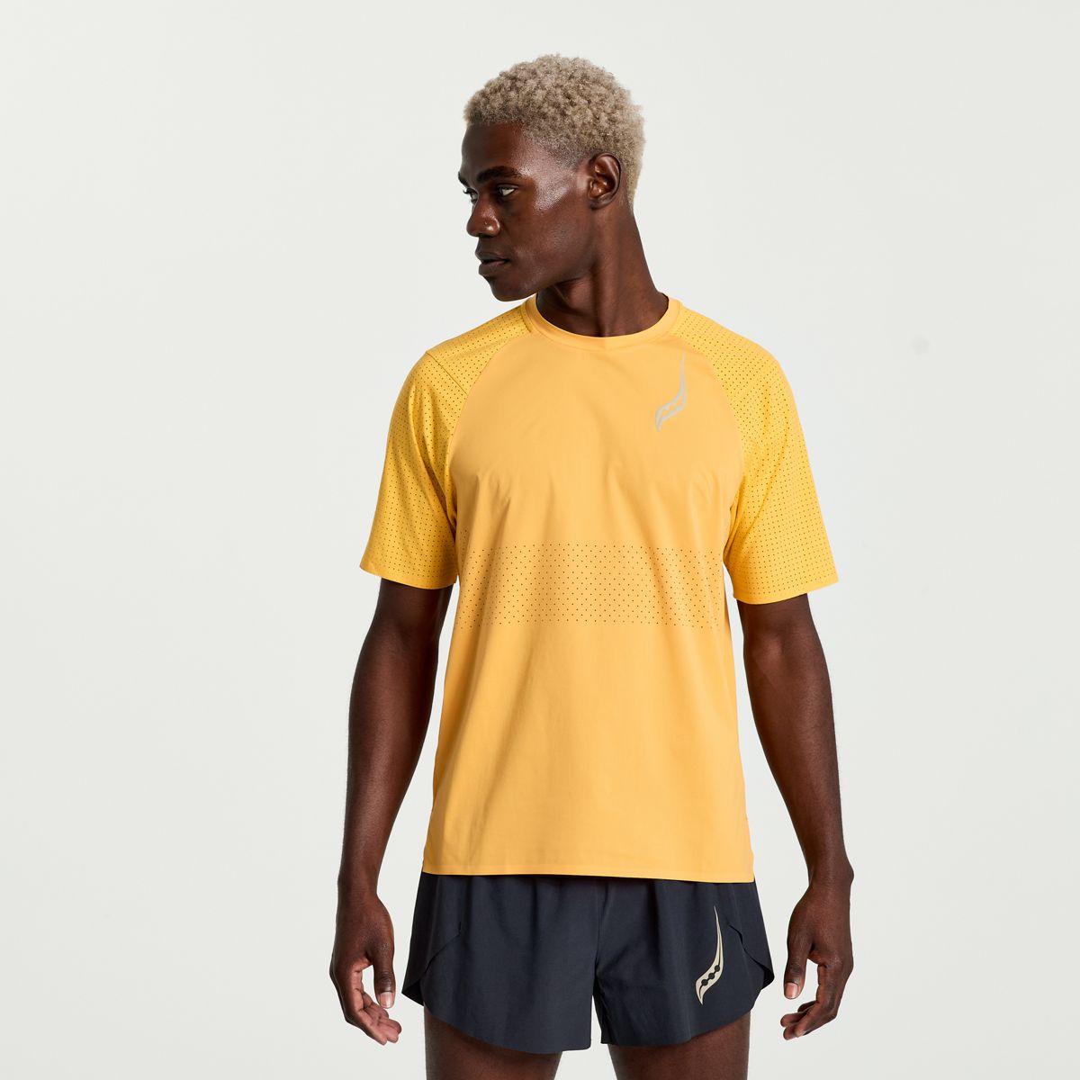 Saucony men's outlet apparel