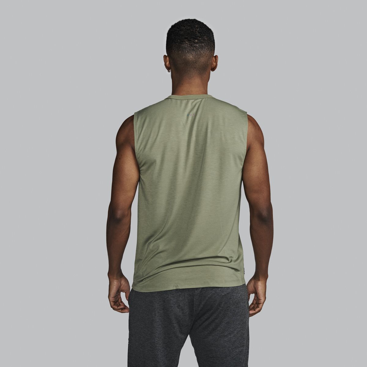 Triumph Sleeveless, Olivine, dynamic 2