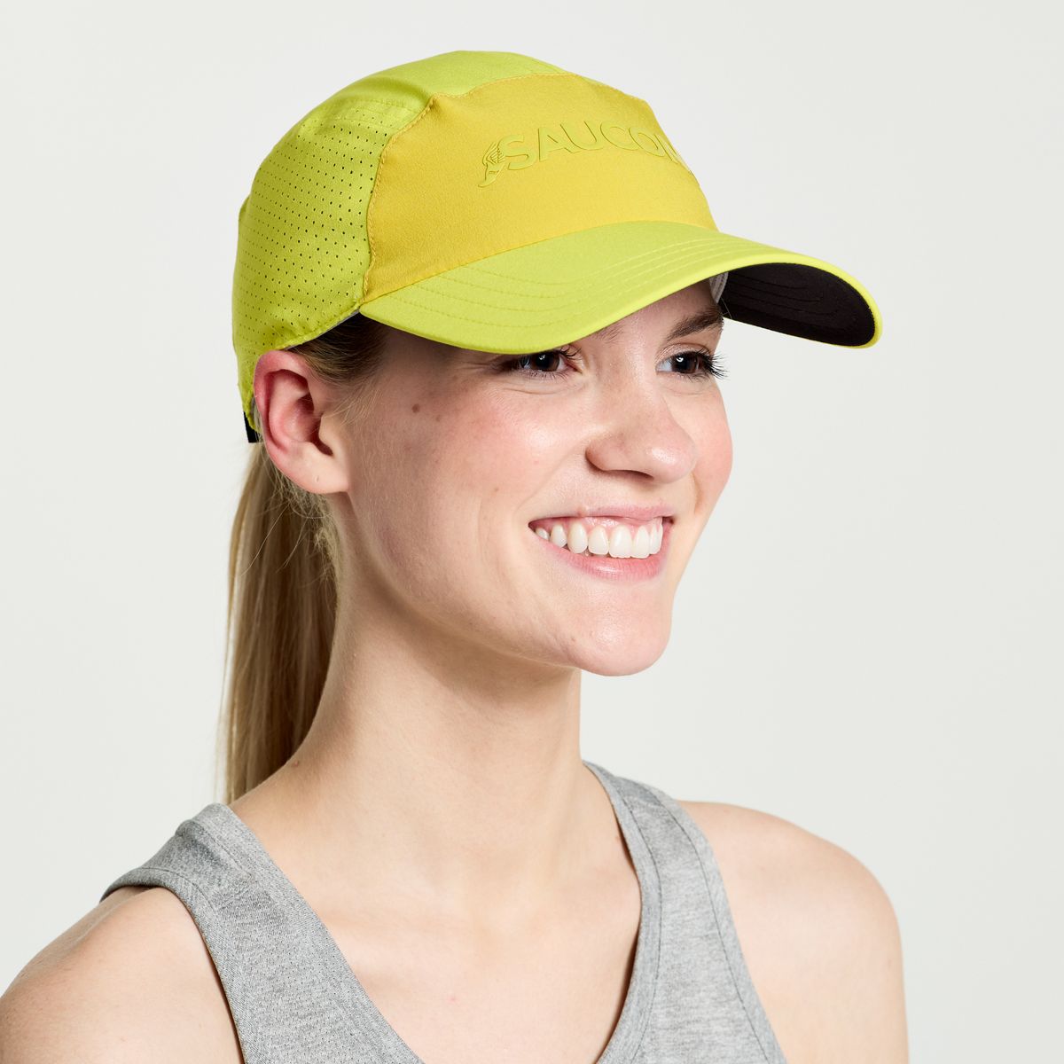 Outpace Hat, Citron, dynamic