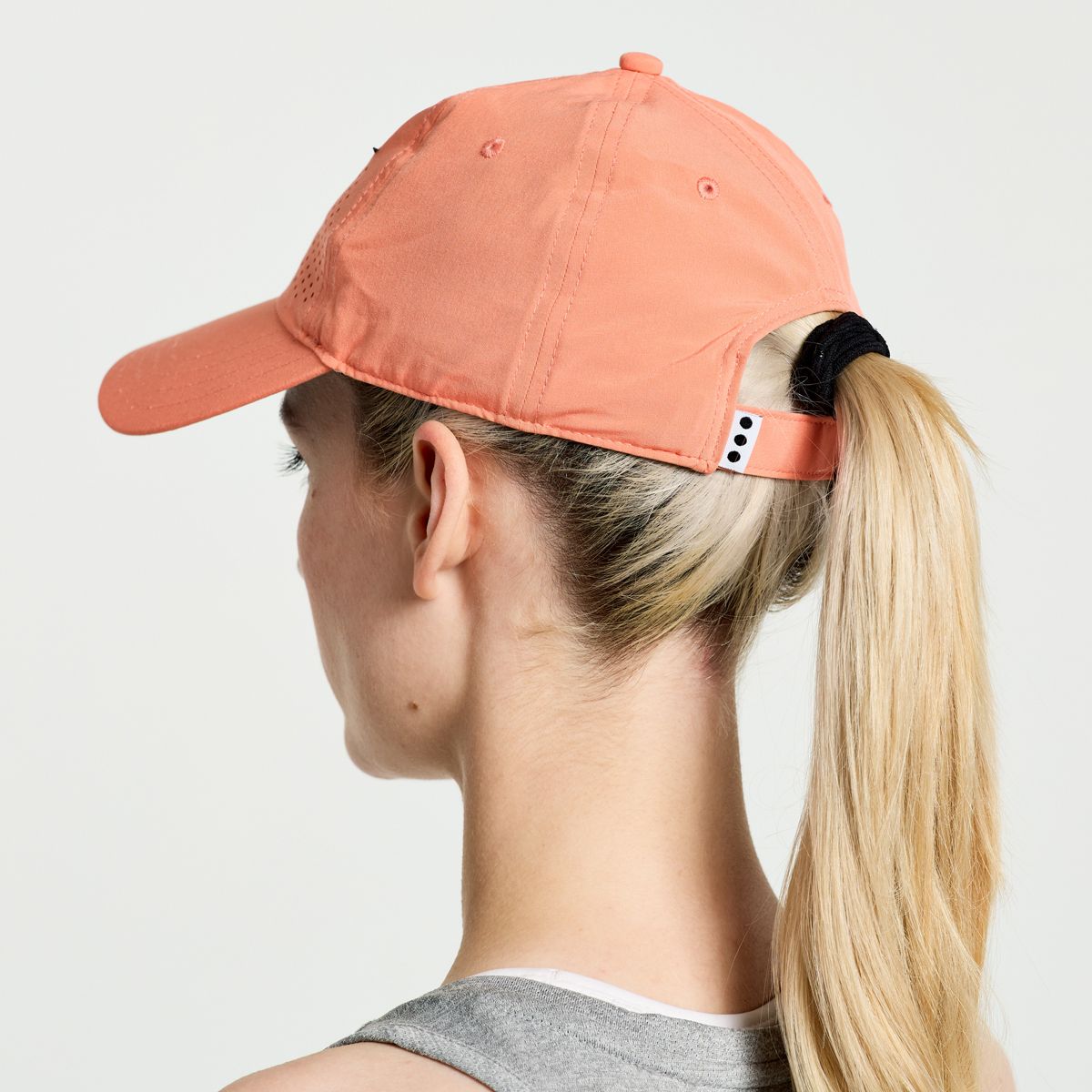 Outpace Petite Hat, Zenith, dynamic 2