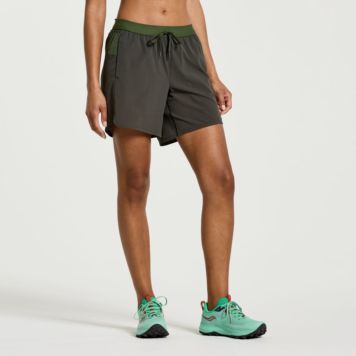 Saucony running 2024 shorts women's