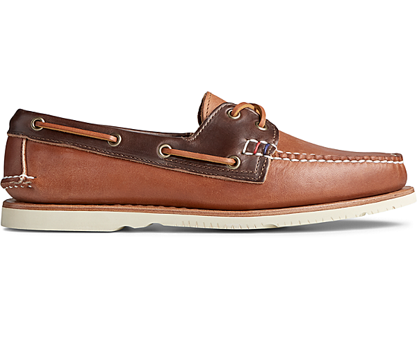 Gold Cup™ Handcrafted in Maine Boat Shoe, Walnut/Brown, dynamic