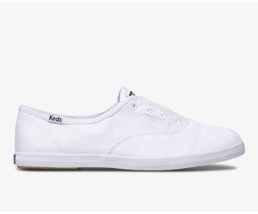 Chillax Basics Slip On Sneaker, White, dynamic 1