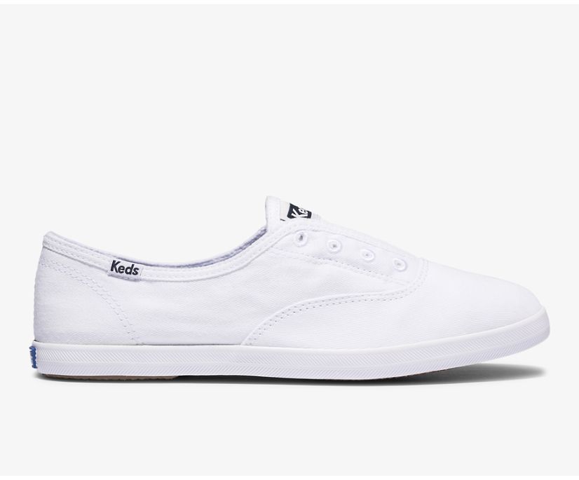 Chillax Basics Feat. Organic Cotton Slip On Sneaker, White, dynamic 1