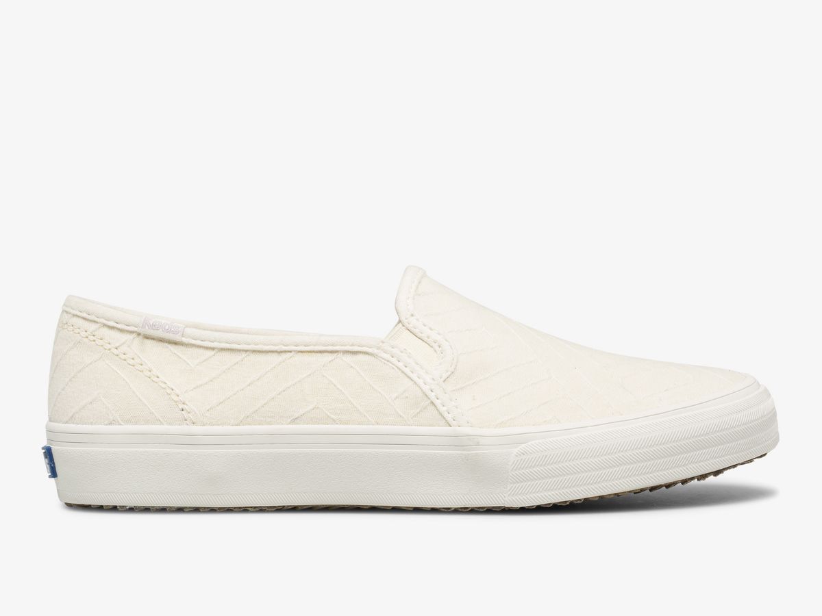 keds eyelet slip on