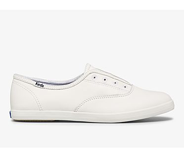 Chillax Leather Slip On Sneaker, White, dynamic