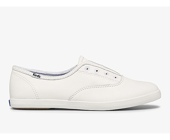 Chillax Leather Slip On Sneaker, White, dynamic