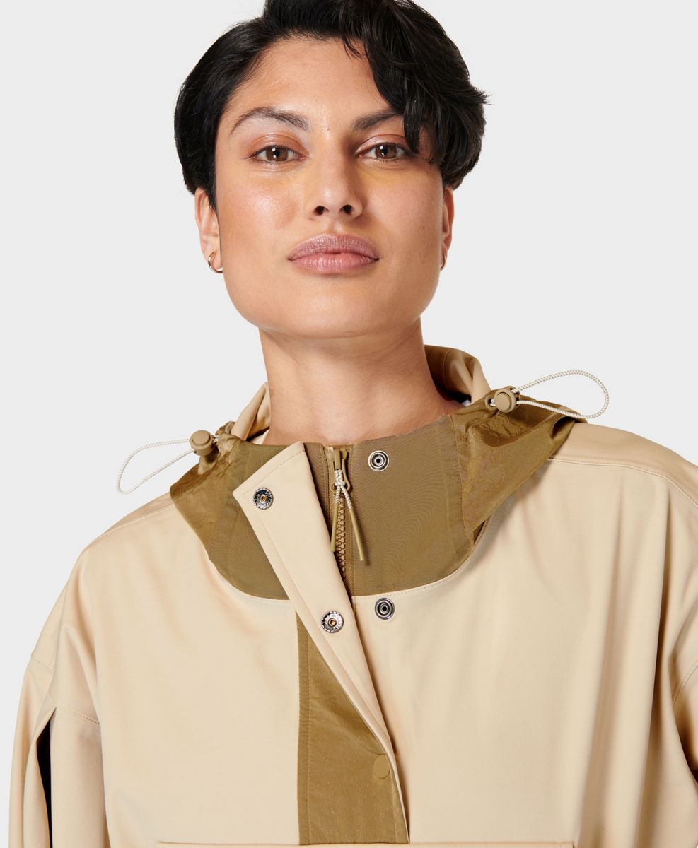 Ascend Whisper Anorak X Sweaty Betty, Dove Beige/Antique Copper, dynamic 8